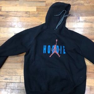 Men’s Large Gildan hoodie Szn not authentic